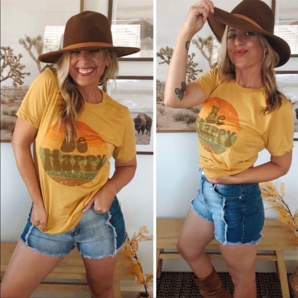 Frayed Stonewashed Jean Shorts - Picture 5 of 5